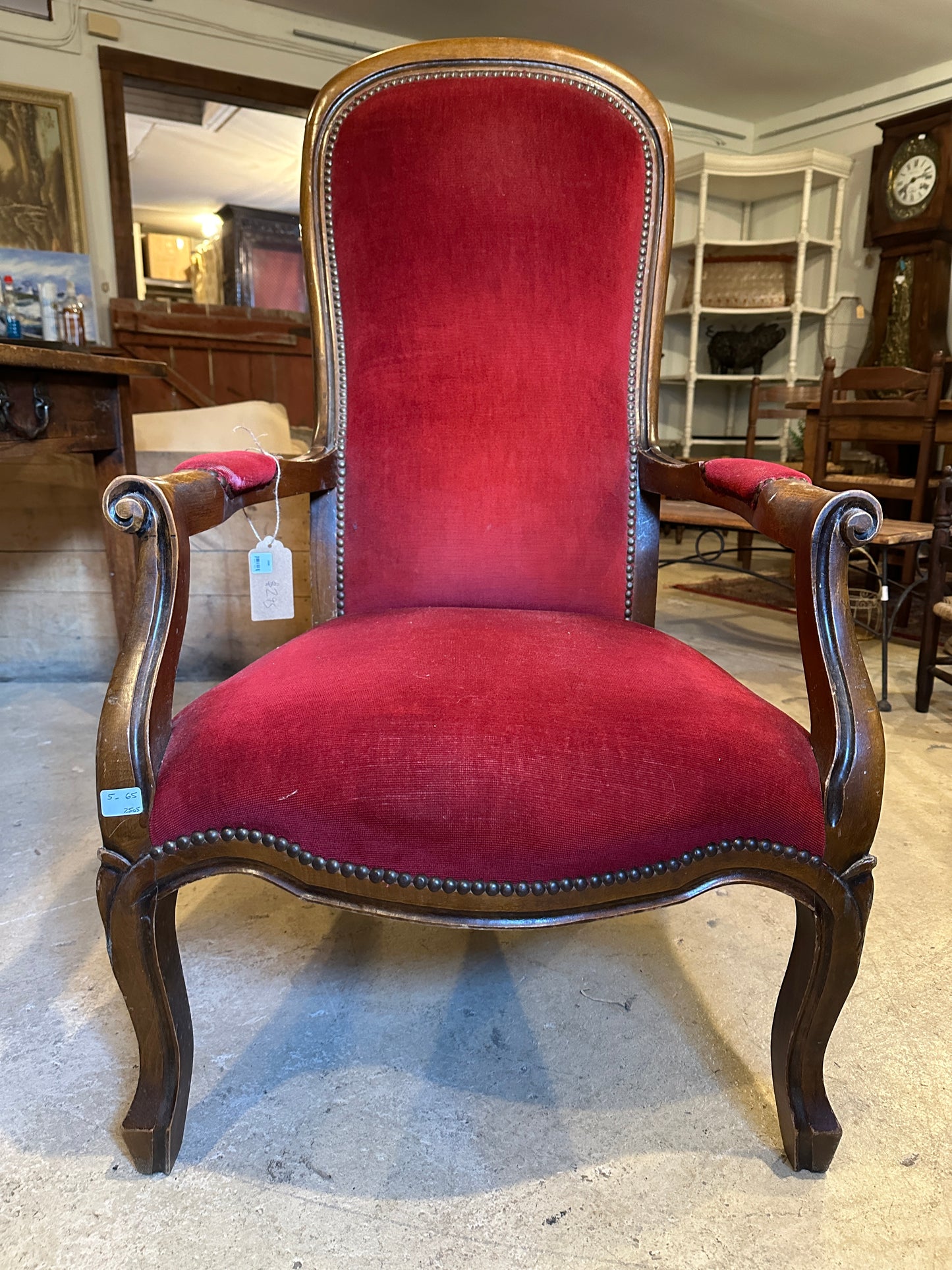 Voltaire rouge chair